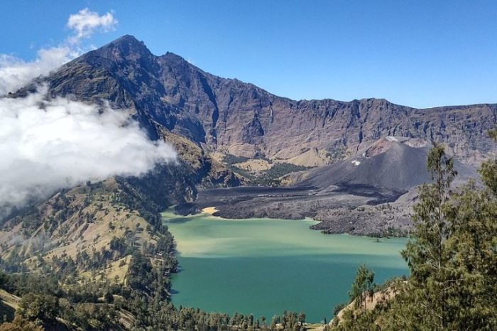 Rinjani lombok reopening destinasian trekkers volcano resume