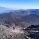 Menjelajahi Keindahan Puncak Gunung Semeru untuk Healing