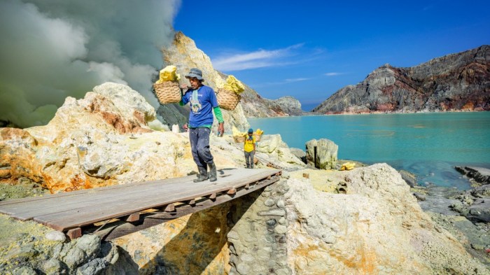 Banyuwangi ijen crater destinations