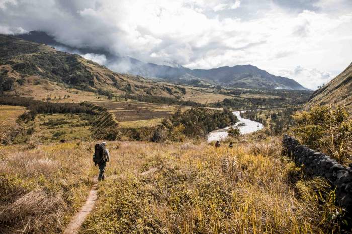 Eksplorasi Alam Terbuka di Lembah Baliem Papua yang Cocok untuk Camping