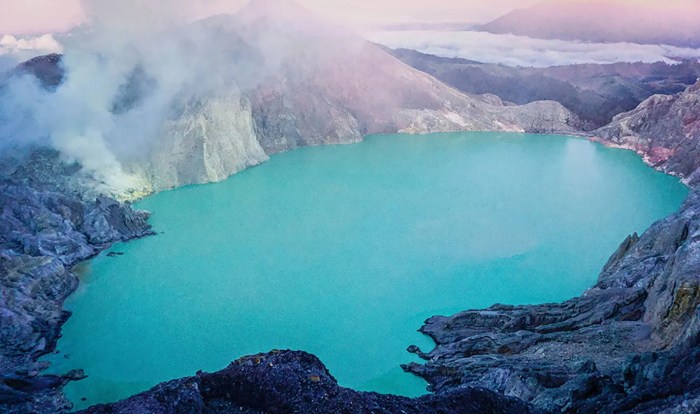 Destinasi Hits untuk Liburan di Kawah Ijen Banyuwangi yang Cocok untuk Camping