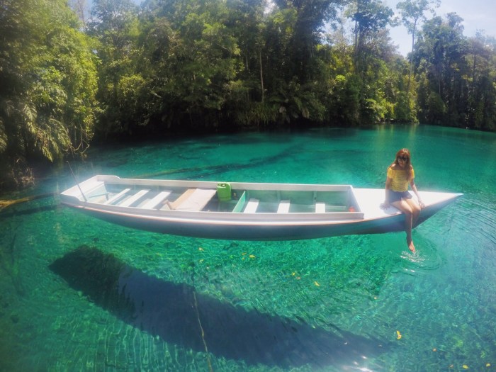 Eksplorasi Alam Terbuka di Pulau Derawan untuk Healing