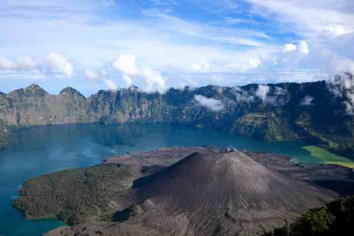 Destinasi Hits untuk Liburan di Gunung Rinjani dengan Panorama Indah