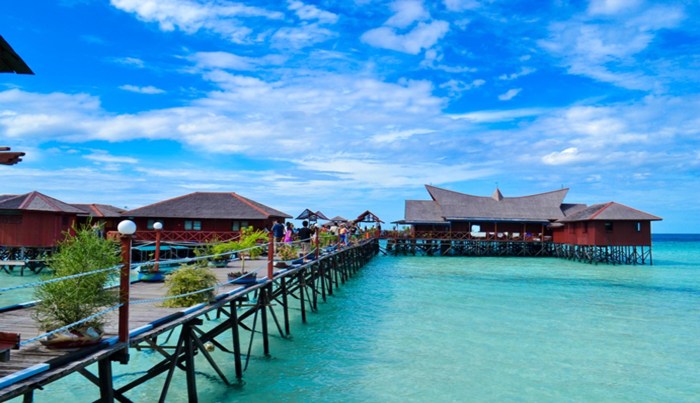 Derawan kalimantan pulau timur berau paket liburan honeymoon keindahan destinasi kepulauan surga hipwee wisman rekomendasi balipost tiongkok prancis jepang bora