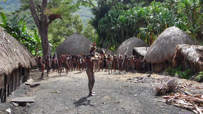 Menghabiskan Waktu di Lembah Baliem Papua yang Ramah untuk Anak-anak