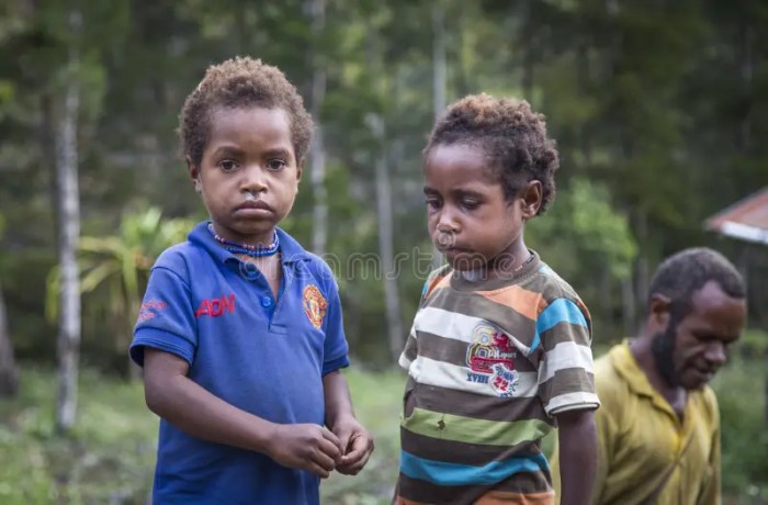 Baliem papua photosafari valley festival chieftain tribe dani