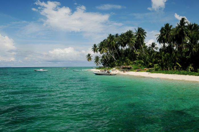 Mengenal Kekayaan Alam Pulau Derawan dengan Panorama Indah