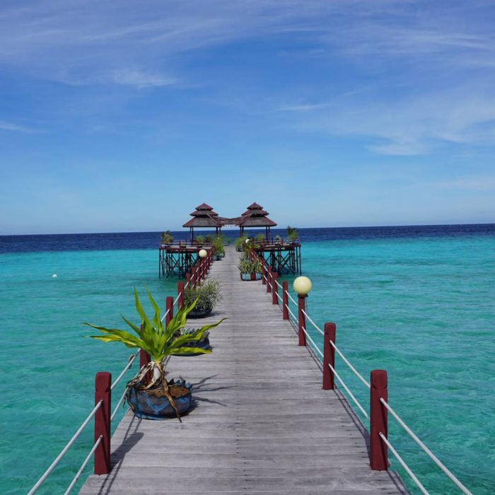 Eksplorasi Alam Terbuka di Pulau Derawan dengan Trek Menantang