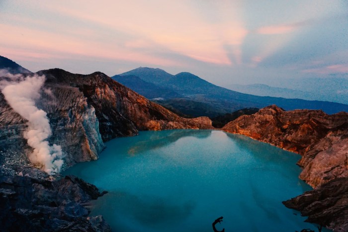 Menghabiskan Waktu di Kawah Ijen Banyuwangi yang Cocok untuk Camping