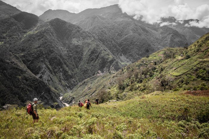 Baliem trekking papua gorge