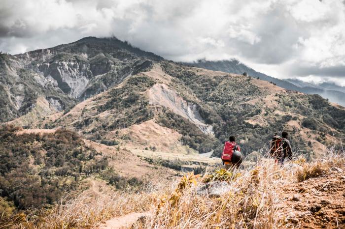 Petualangan Seru di Lembah Baliem Papua yang Cocok untuk Camping