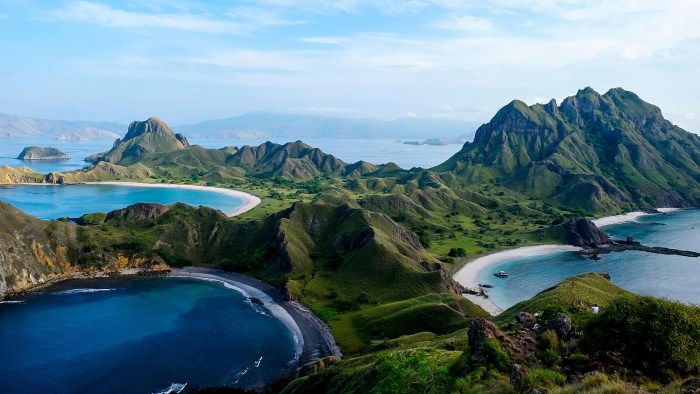 Komodo park national island padar jurassic indonesia wonders world hike adventure