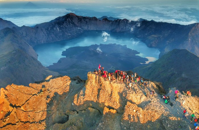 Destinasi Hits untuk Liburan di Gunung Rinjani dengan Trek Menantang