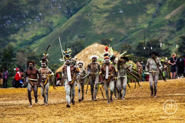 Menghabiskan Waktu di Lembah Baliem Papua untuk Liburan Akhir Pekan