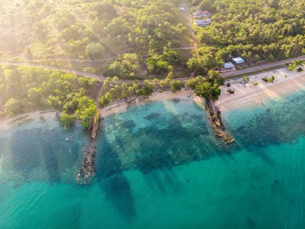 Mengenal Kekayaan Alam Pulau Morotai Maluku dengan Trek Menantang