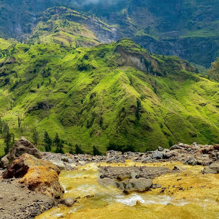 Rinjani lombok reopening destinasian trekkers volcano resume